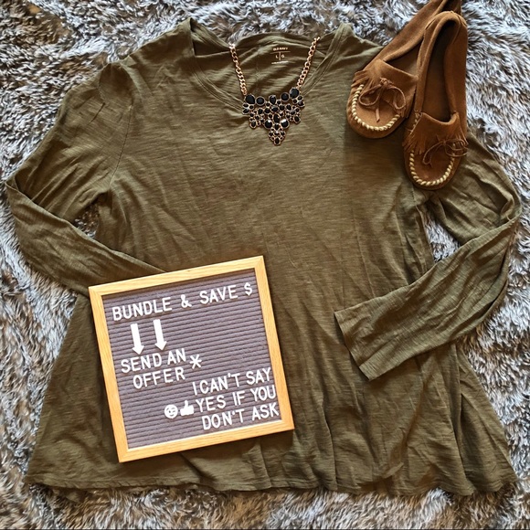 Old Navy Flowy Olive Green Long Sleeve Trapeze Top - Picture 2 of 6